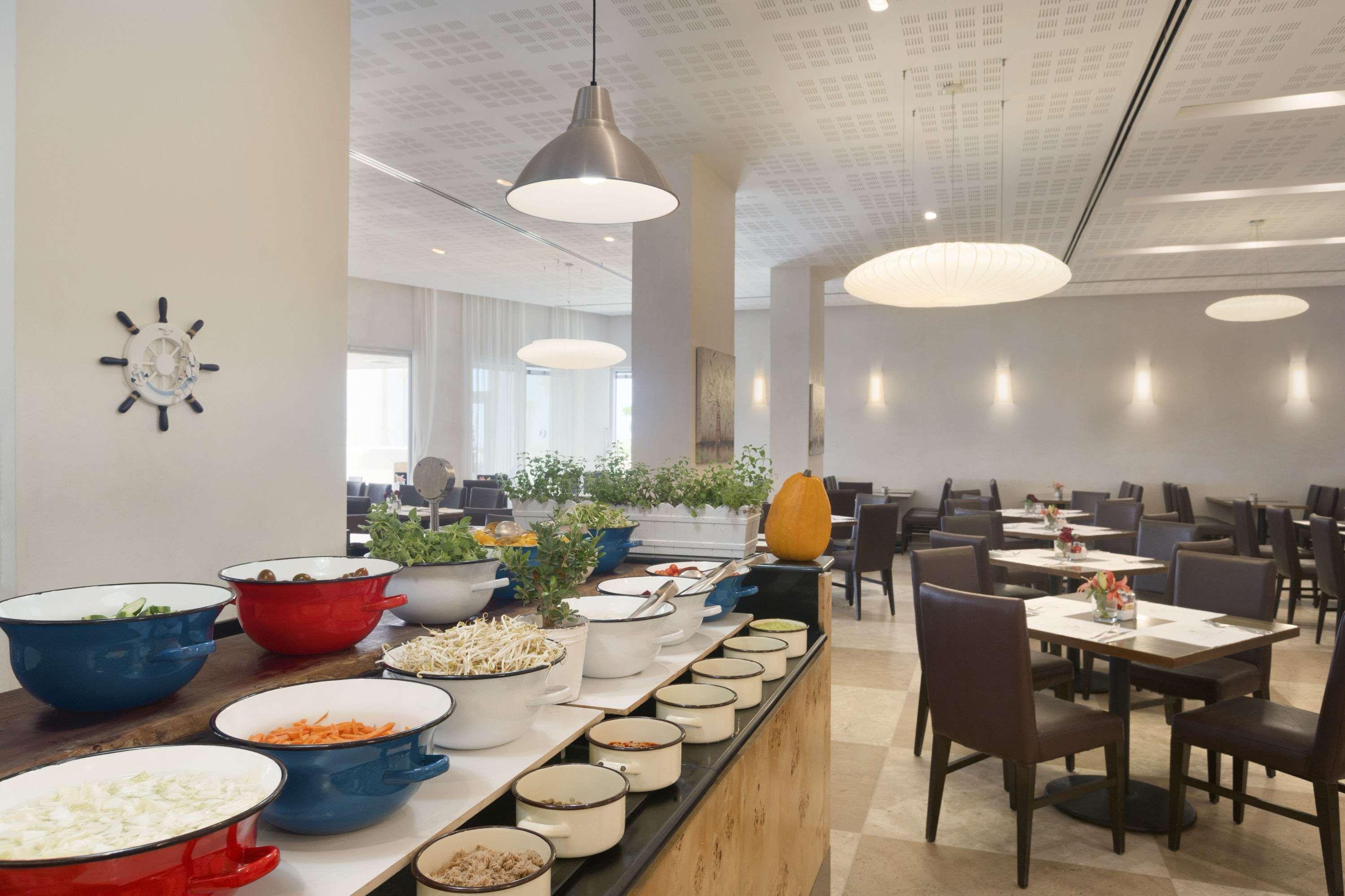 Ramada Hotel & Suites By Wyndham Netánja Kültér fotó