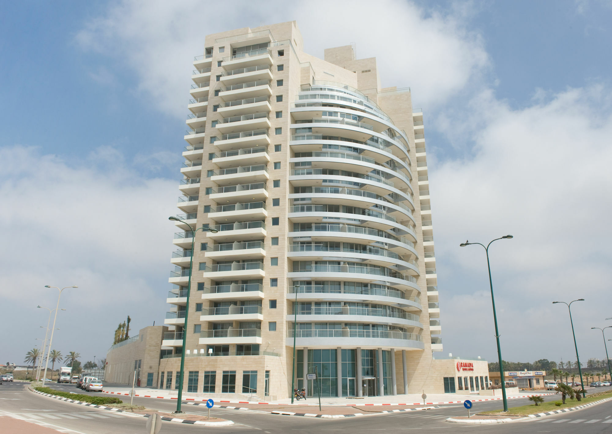 Ramada Hotel & Suites By Wyndham Netánja Kültér fotó